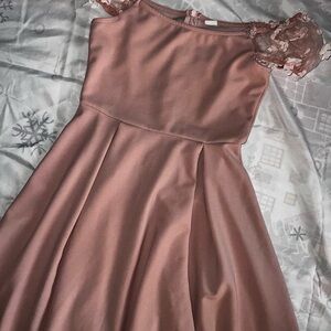 Elegant Mauve Dress with Lace Sleeves